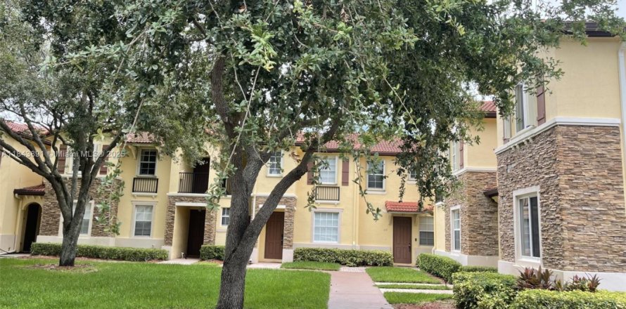 Adosado en Homestead, Florida 3 dormitorios, 128.11 m2 № 1839409