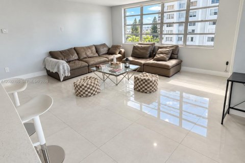 Apartamento en alquiler en Aventura, Florida, 2 dormitorios, 114.46 m2 № 2399580 - foto 8