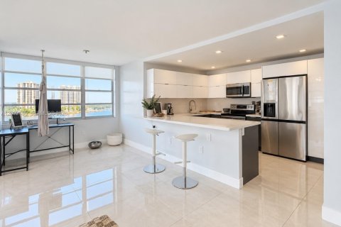 Apartamento en alquiler en Aventura, Florida, 2 dormitorios, 114.46 m2 № 2399580 - foto 6