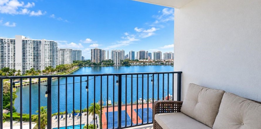 Apartamento en Aventura, Florida 2 dormitorios, 114.46 m2 № 2399580