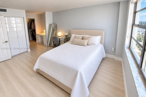 Apartamento en alquiler en Aventura, Florida, 2 dormitorios, 114.46 m2 № 2399580 - foto 9