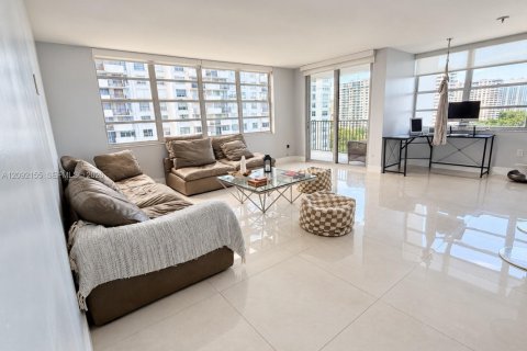 Apartamento en alquiler en Aventura, Florida, 2 dormitorios, 114.46 m2 № 2399580 - foto 7