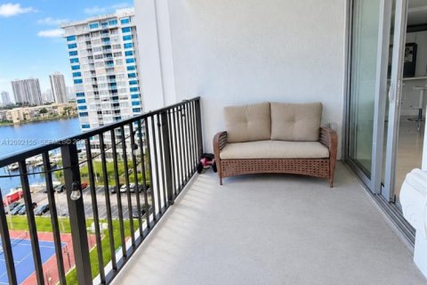 Apartamento en alquiler en Aventura, Florida, 2 dormitorios, 114.46 m2 № 2399580 - foto 20
