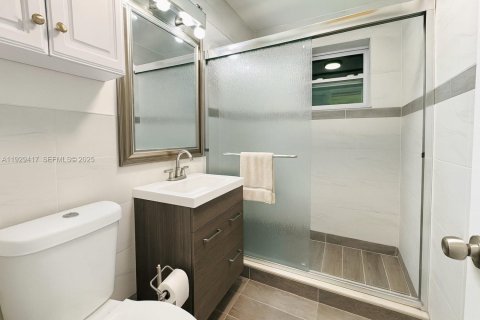 Villa ou maison à vendre à Miami, Floride: 4 chambres, 137.77 m2 № 1991737 - photo 8