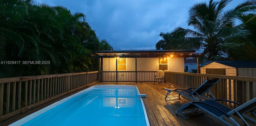 Villa ou maison à Miami, Floride 4 chambres, 137.77 m2 № 1991737