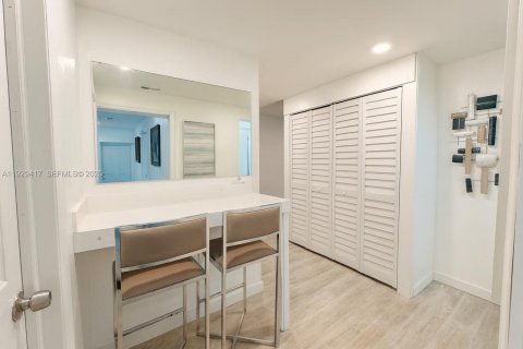 Villa ou maison à vendre à Miami, Floride: 4 chambres, 137.77 m2 № 1991737 - photo 4