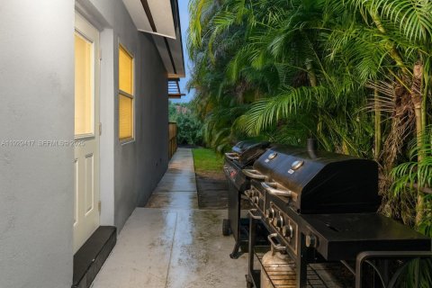 Villa ou maison à vendre à Miami, Floride: 4 chambres, 137.77 m2 № 1991737 - photo 11