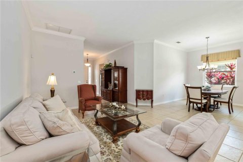 House in University Park, Florida 3 bedrooms, 173.63 sq.m. № 2200025 - photo 19