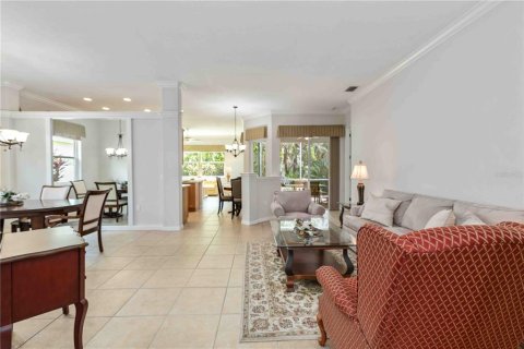 House in University Park, Florida 3 bedrooms, 173.63 sq.m. № 2200025 - photo 16