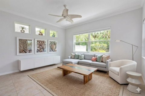 House in University Park, Florida 3 bedrooms, 173.63 sq.m. № 2200025 - photo 5