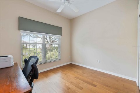 House in University Park, Florida 3 bedrooms, 173.63 sq.m. № 2200025 - photo 26