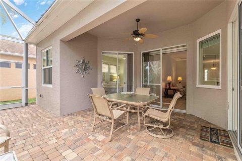 House in University Park, Florida 3 bedrooms, 173.63 sq.m. № 2200025 - photo 30