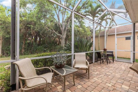 House in University Park, Florida 3 bedrooms, 173.63 sq.m. № 2200025 - photo 29
