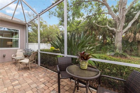 House in University Park, Florida 3 bedrooms, 173.63 sq.m. № 2200025 - photo 10