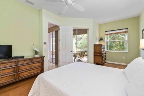 House in University Park, Florida 3 bedrooms, 173.63 sq.m. № 2200025 - photo 24