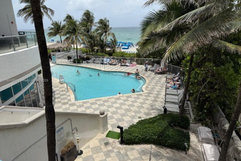 Copropriété à louer à Sunny Isles Beach, Floride: 2 chambres, 132.85 m2 № 2021295 - photo 17