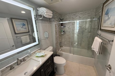 Copropriété à louer à Sunny Isles Beach, Floride: 2 chambres, 132.85 m2 № 2021295 - photo 12