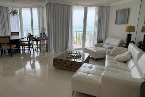 Copropriété à louer à Sunny Isles Beach, Floride: 2 chambres, 132.85 m2 № 2021295 - photo 5