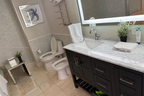Copropriété à louer à Sunny Isles Beach, Floride: 2 chambres, 132.85 m2 № 2021295 - photo 11