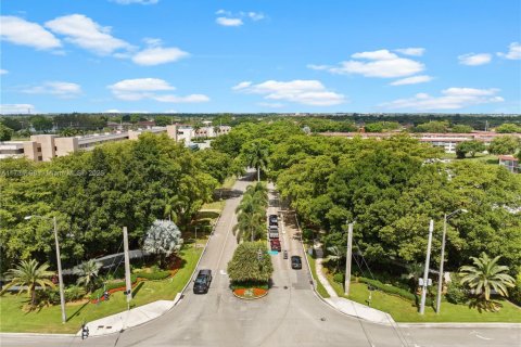 Copropriété à louer à Pembroke Pines, Floride: 2 chambres, 108.7 m2 № 1933811 - photo 27