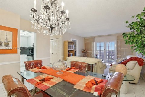 Copropriété à vendre à Hollywood, Floride: 2 chambres, 105.17 m2 № 2007329 - photo 7