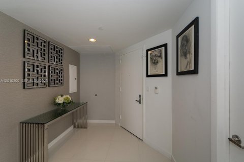 Купить кондоминиум в Майами, Флорида 2 спальни, 123.28м2, № 2090991 - фото 8