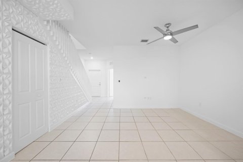 Adosado en venta en Homestead, Florida, 3 dormitorios, 143.53 m2 № 2146370 - foto 7