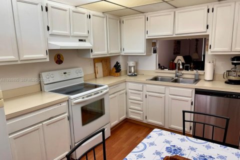 Купить кондоминиум в Корал-Спрингс, Флорида 1 спальня, 77.57м2, № 1995287 - фото 4