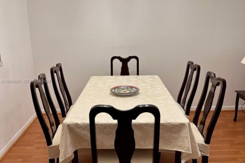 Купить кондоминиум в Корал-Спрингс, Флорида 1 спальня, 77.57м2, № 1995287 - фото 6