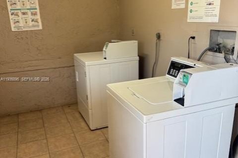 Купить кондоминиум в Корал-Спрингс, Флорида 1 спальня, 77.57м2, № 1995287 - фото 12