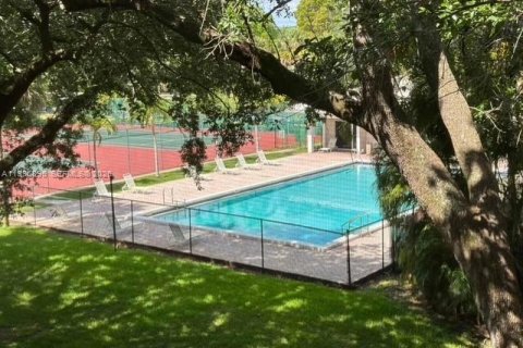 Купить кондоминиум в Корал-Спрингс, Флорида 1 спальня, 77.57м2, № 1995287 - фото 3