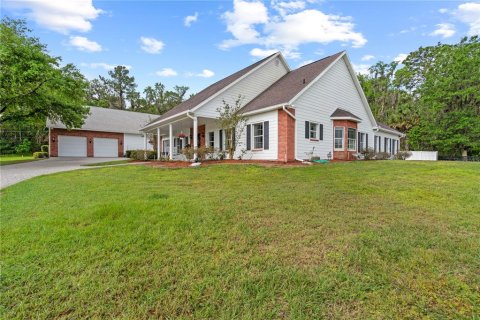 House in Brooksville, Florida 3 bedrooms, 392.05 sq.m. № 1642922 - photo 3