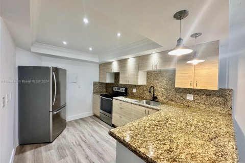 Condominio en venta en Miami, Florida, 1 dormitorio, 74.41 m2 № 1860945 - foto 13