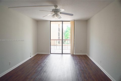 Condo in Deerfield Beach, Florida, 2 bedrooms  № 1745672 - photo 14