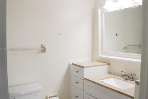 Condo in Deerfield Beach, Florida, 2 bedrooms  № 1745672 - photo 20