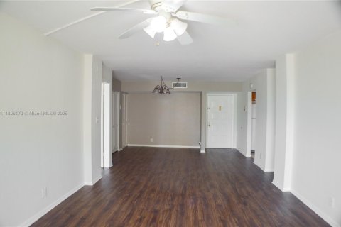 Condo in Deerfield Beach, Florida, 2 bedrooms  № 1745672 - photo 4