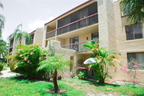 Condo in Deerfield Beach, Florida, 2 bedrooms  № 1745672 - photo 27