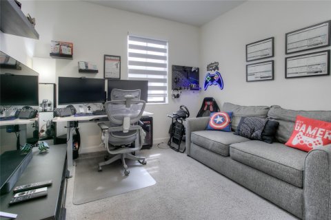 Townhouse in Hialeah, Florida 3 bedrooms, 138.05 sq.m. № 2071592 - photo 11
