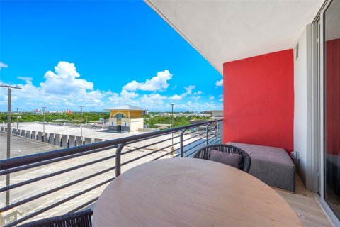 Condo in Miami, Florida  № 2180060 - photo 10