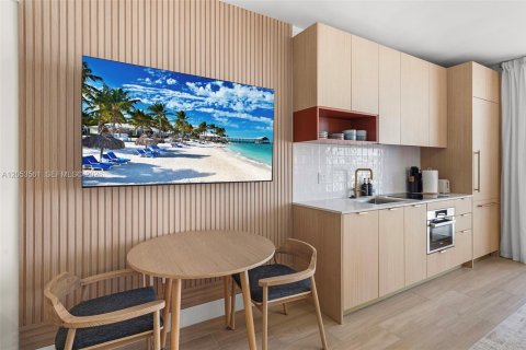 Condo in Miami, Florida  № 2180060 - photo 6