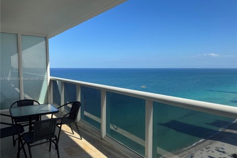 Copropriété à louer à Hallandale Beach, Floride: 3 chambres, 161 m2 № 1706434 - photo 4