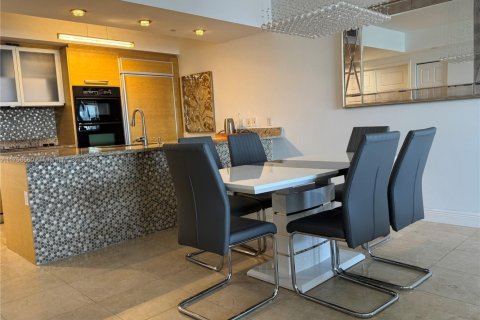 Copropriété à louer à Hallandale Beach, Floride: 3 chambres, 161 m2 № 1706434 - photo 12