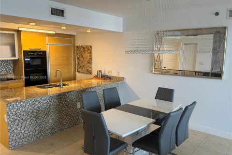 Copropriété à louer à Hallandale Beach, Floride: 3 chambres, 161 m2 № 1706434 - photo 13