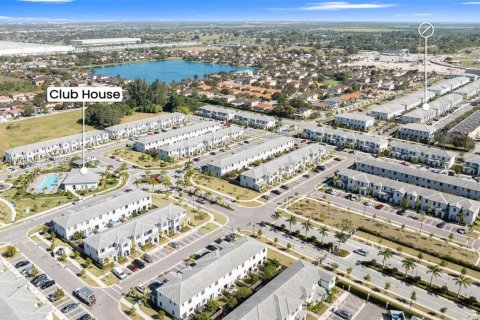 Touwnhouse à vendre à Homestead, Floride: 4 chambres, 186.27 m2 № 1985288 - photo 7