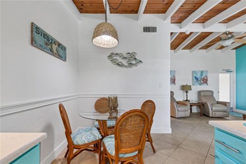 Condo in Sarasota, Florida, 1 bedroom  № 2216079 - photo 12