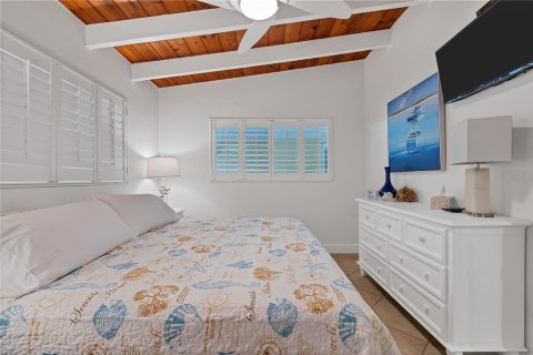 Condo in Sarasota, Florida, 1 bedroom  № 2216079 - photo 17