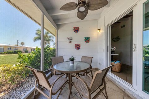 Condo in Sarasota, Florida, 1 bedroom  № 2216079 - photo 21
