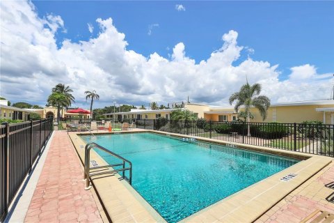 Condo in Sarasota, Florida, 1 bedroom  № 2216079 - photo 30