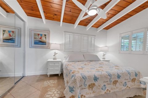 Condo in Sarasota, Florida, 1 bedroom  № 2216079 - photo 16