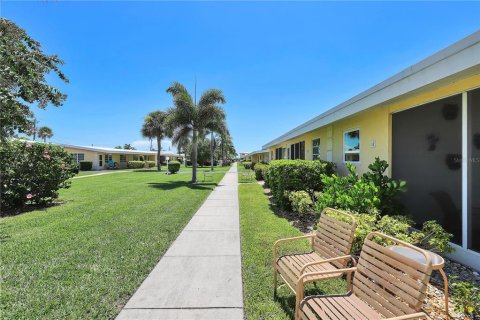 Condo in Sarasota, Florida, 1 bedroom  № 2216079 - photo 25